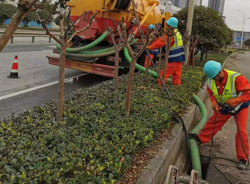 牙克石市政管道清淤